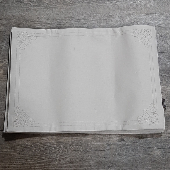 NEW FIELDCREST Luxury Washable Set of 5 Placemats & Napkins Beige Embroidered - Picture 3 of 6